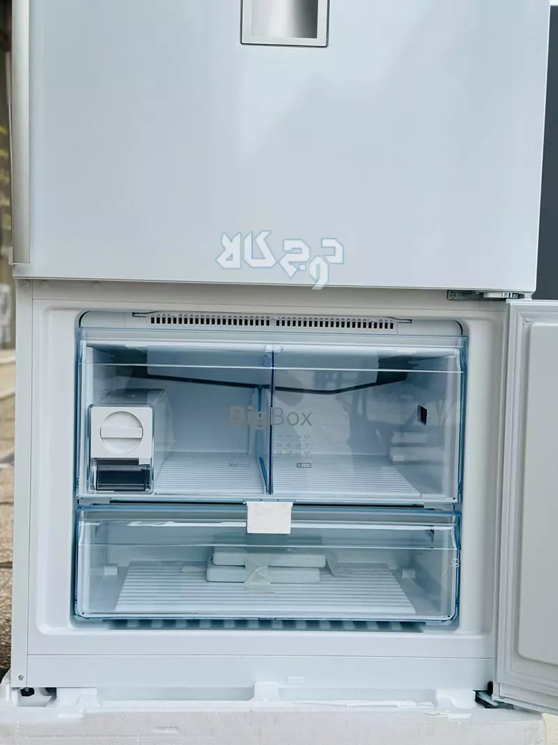 بخش فریزر در یخچال بوش مدل KGD86AW31U